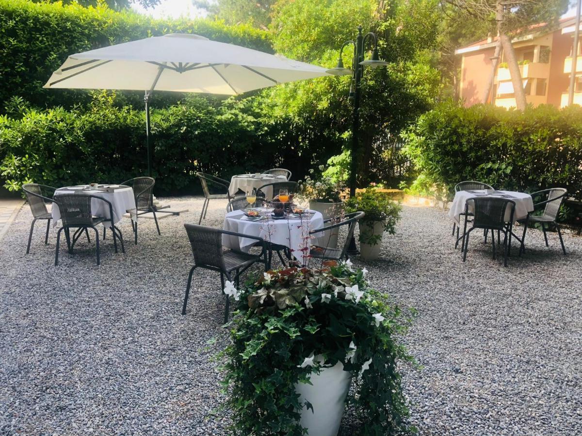 Hotel B&B Des Bains Milano Marittima Zewnętrze zdjęcie