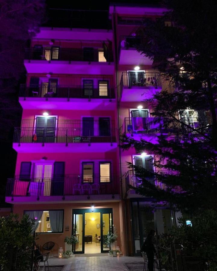 Hotel B&B Des Bains Milano Marittima Zewnętrze zdjęcie