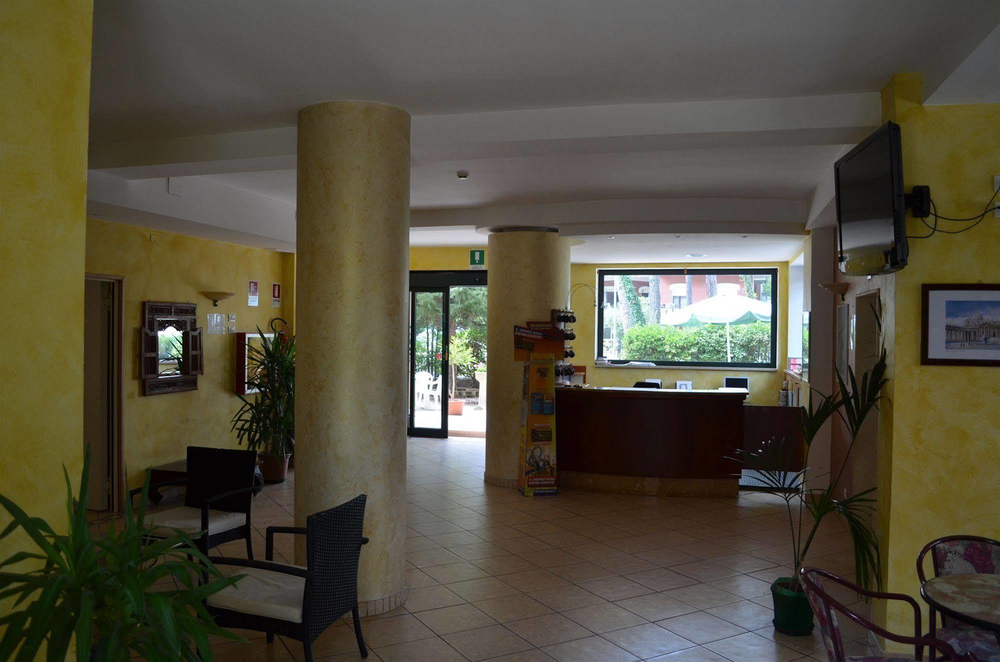 Hotel B&B Des Bains Milano Marittima Zewnętrze zdjęcie