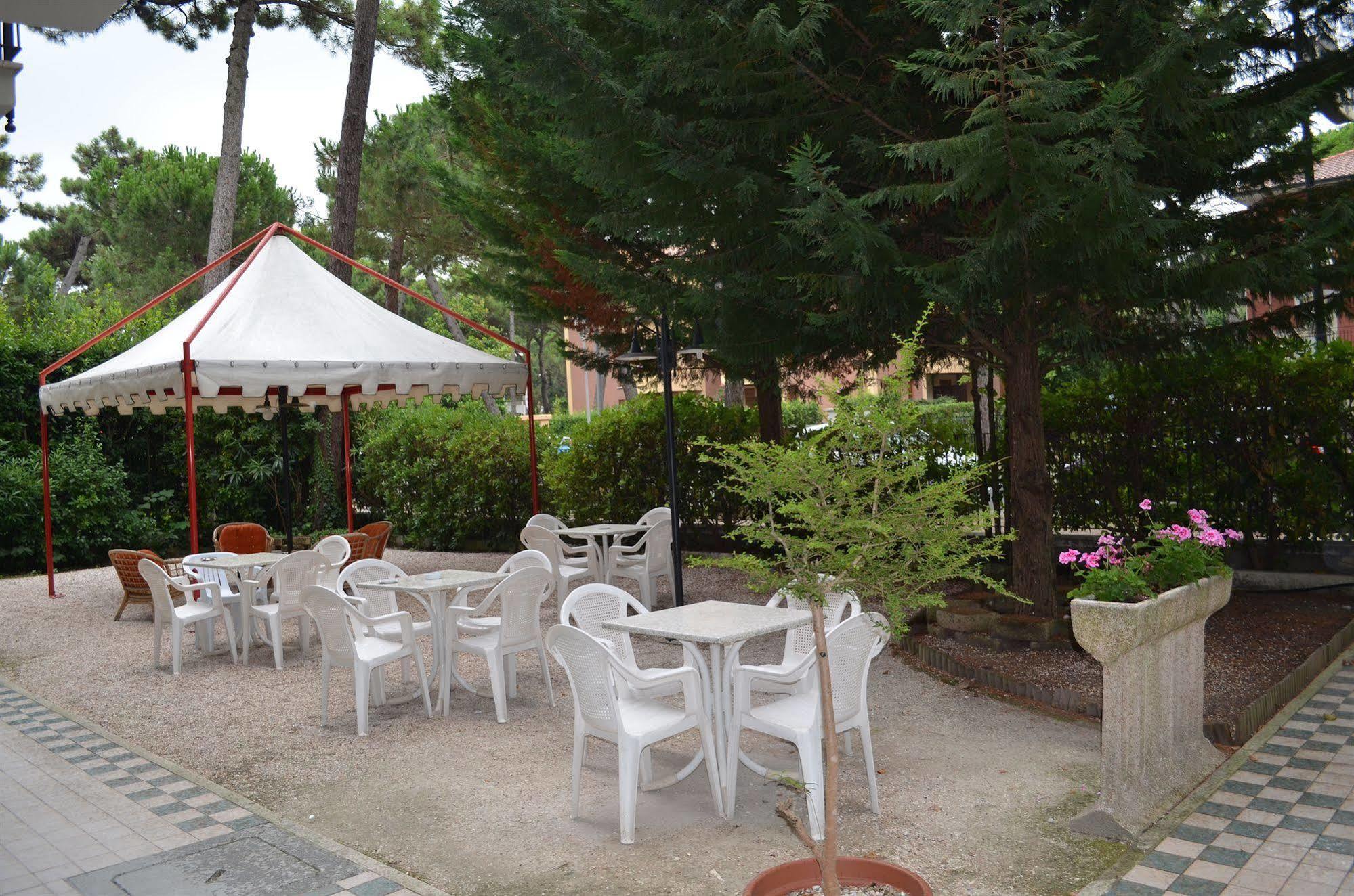 Hotel B&B Des Bains Milano Marittima Zewnętrze zdjęcie